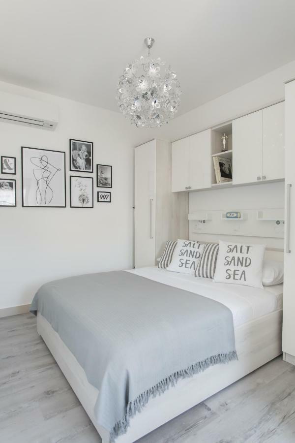 Apartment Movie Primosten Exterior photo